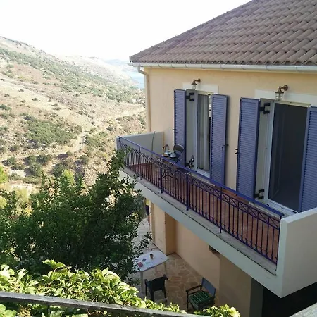 Holiday home Traditional Sea View Vacation In Kourouklata Farsa